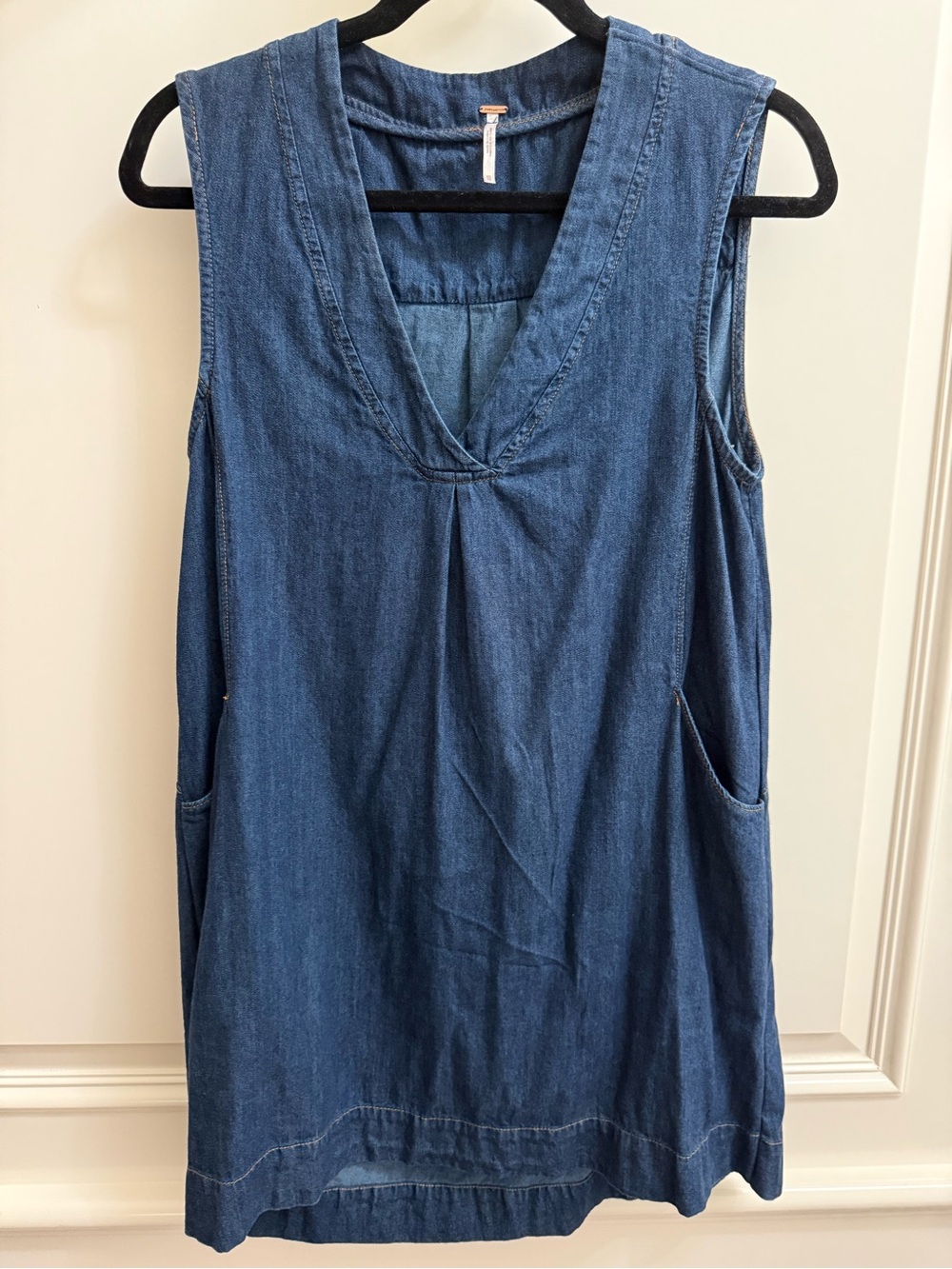Free People Sleeveless Denim V-Neck Shift Mini Dress Pockets Blue Jean XS